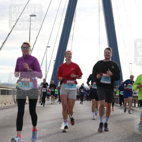 03.10.2024 - Köhlbrandbrückenlauf Jannik Wohlers http://msf.ph/oto/7264914 03.10.2024 09:30:12 Position 1 2508, 2353, 3450, 1739, 1803, 2027, 2631 meine-sportfotos.de