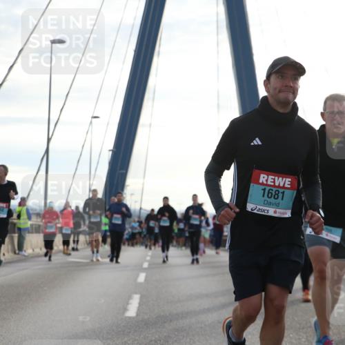 03.10.2024 - Köhlbrandbrückenlauf Jannik Wohlers http://msf.ph/oto/7265258 03.10.2024 09:30:16 Position 1 3450, 1681 meine-sportfotos.de