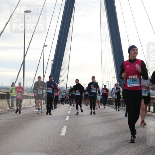 03.10.2024 - Köhlbrandbrückenlauf Jannik Wohlers http://msf.ph/oto/7265302 03.10.2024 09:30:17 Position 1 2518, 3450, 2514, 1434, 2416, 1860, 2751, 2368, 2379 meine-sportfotos.de