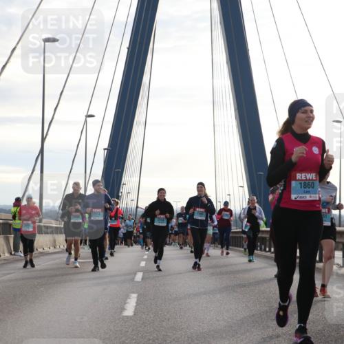 03.10.2024 - Köhlbrandbrückenlauf Jannik Wohlers http://msf.ph/oto/7265313 03.10.2024 09:30:17 Position 1 2660, 2514, 2518, 2416, 1860, 51, 2368 meine-sportfotos.de