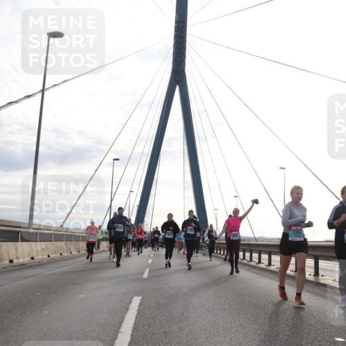 03.10.2024 - Köhlbrandbrückenlauf Jannik Wohlers http://msf.ph/oto/7265331 03.10.2024 09:30:20 Position 1 2751, 2379 meine-sportfotos.de
