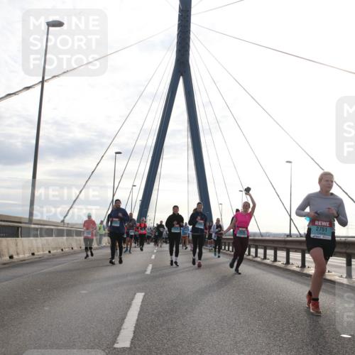 03.10.2024 - Köhlbrandbrückenlauf Jannik Wohlers http://msf.ph/oto/7265342 03.10.2024 09:30:20 Position 1 2751, 2379 meine-sportfotos.de