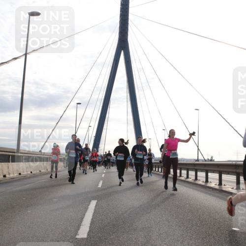 03.10.2024 - Köhlbrandbrückenlauf Jannik Wohlers http://msf.ph/oto/7265350 03.10.2024 09:30:21 Position 1 2514, 2518, 2751 meine-sportfotos.de