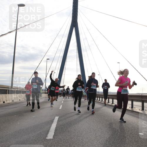 03.10.2024 - Köhlbrandbrückenlauf Jannik Wohlers http://msf.ph/oto/7265375 03.10.2024 09:30:21 Position 1 2660, 2514, 2518, 2239 meine-sportfotos.de