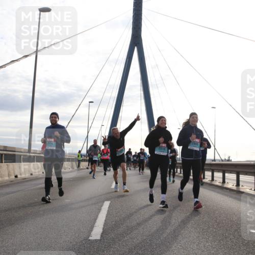 03.10.2024 - Köhlbrandbrückenlauf Jannik Wohlers http://msf.ph/oto/7265728 03.10.2024 09:30:22 Position 1 2239, 2660, 2518, 2514 meine-sportfotos.de