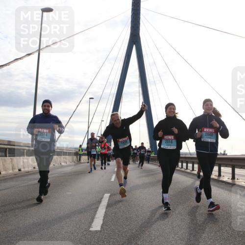 03.10.2024 - Köhlbrandbrückenlauf Jannik Wohlers http://msf.ph/oto/7265741 03.10.2024 09:30:22 Position 1 2514, 1434, 2518, 2660 meine-sportfotos.de