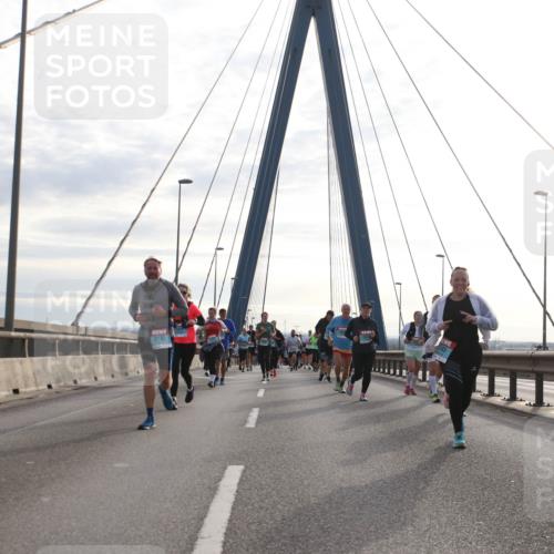 03.10.2024 - Köhlbrandbrückenlauf Jannik Wohlers http://msf.ph/oto/7265797 03.10.2024 09:30:24 Position 1 2131 meine-sportfotos.de
