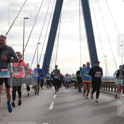 03.10.2024 - Köhlbrandbrückenlauf Jannik Wohlers http://msf.ph/oto/7265821 03.10.2024 09:30:25 Position 1 2131, 2504, 1639, 3361, 2372, 745 meine-sportfotos.de