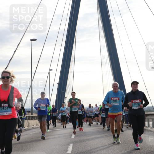 03.10.2024 - Köhlbrandbrückenlauf Jannik Wohlers http://msf.ph/oto/7265861 03.10.2024 09:30:26 Position 1 2504, 1639, 3239, 2635, 2372, 2525 meine-sportfotos.de