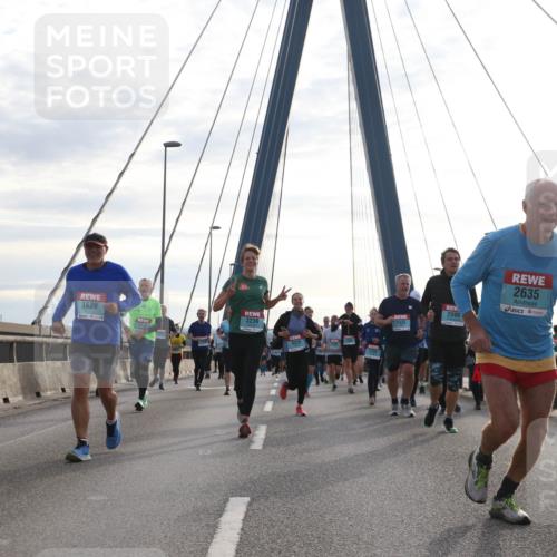 03.10.2024 - Köhlbrandbrückenlauf Jannik Wohlers http://msf.ph/oto/7265967 03.10.2024 09:30:28 Position 1 2545, 1639, 3239, 2599, 2635 meine-sportfotos.de