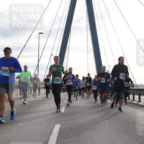 03.10.2024 - Köhlbrandbrückenlauf Jannik Wohlers http://msf.ph/oto/7265995 03.10.2024 09:30:29 Position 1 1639, 3239, 1732, 2599, 1532, 2635 meine-sportfotos.de