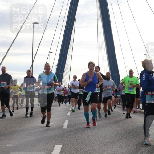 03.10.2024 - Köhlbrandbrückenlauf Jannik Wohlers http://msf.ph/oto/7266129 03.10.2024 09:30:32 Position 1 3341, 2886, 2801, 2104, 2409, 1732, 1733, 173 meine-sportfotos.de