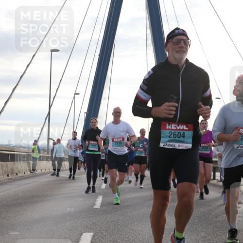03.10.2024 - Köhlbrandbrückenlauf Jannik Wohlers http://msf.ph/oto/7266245 03.10.2024 09:30:35 Position 1 886, 2680, 2604, 2438, 1534, 1594, 1786, 2104 meine-sportfotos.de