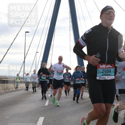 03.10.2024 - Köhlbrandbrückenlauf Jannik Wohlers http://msf.ph/oto/7266248 03.10.2024 09:30:36 Position 1 2438, 1594, 2680, 1786, 2604, 2104 meine-sportfotos.de