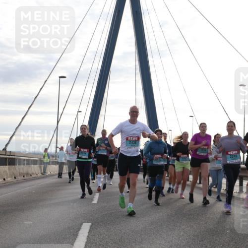 03.10.2024 - Köhlbrandbrückenlauf Jannik Wohlers http://msf.ph/oto/7266257 03.10.2024 09:30:36 Position 1 4680, 2438, 1775, 1594, 2245, 1534, 411, 1752 meine-sportfotos.de