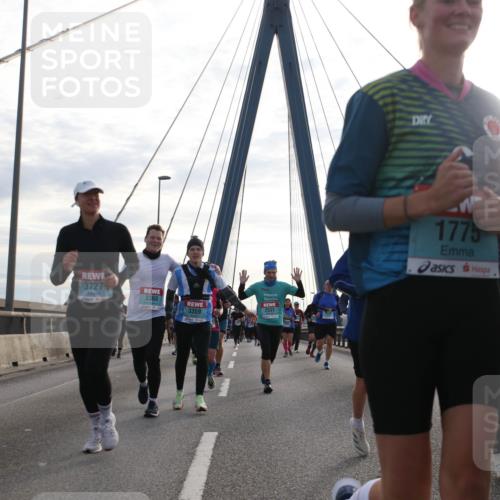 03.10.2024 - Köhlbrandbrückenlauf Jannik Wohlers http://msf.ph/oto/7266888 03.10.2024 09:30:41 Position 1 3727, 3360, 3359, 1775 meine-sportfotos.de