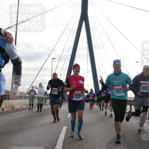 03.10.2024 - Köhlbrandbrückenlauf Jannik Wohlers http://msf.ph/oto/7268526 03.10.2024 09:30:43 Position 1 3359, 3695, 2, 20, 3384, 3183, 2531 meine-sportfotos.de