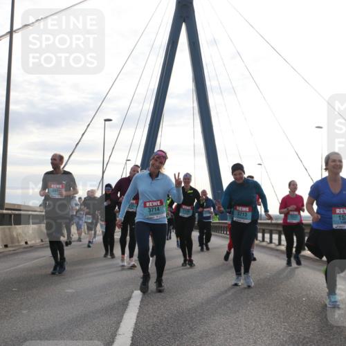 03.10.2024 - Köhlbrandbrückenlauf Jannik Wohlers http://msf.ph/oto/7269361 03.10.2024 09:30:55 Position 1 2424, 29, 201, 3714, 2120, 3713, 2522, 157 meine-sportfotos.de