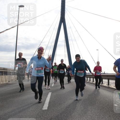 03.10.2024 - Köhlbrandbrückenlauf Jannik Wohlers http://msf.ph/oto/7269370 03.10.2024 09:30:56 Position 1 2424, 3714, 2515, 2120, 3713, 157 meine-sportfotos.de