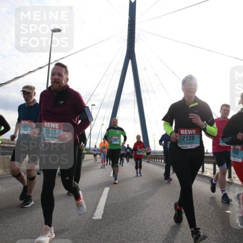 03.10.2024 - Köhlbrandbrückenlauf Jannik Wohlers http://msf.ph/oto/7269413 03.10.2024 09:30:58 Position 1 28610, 2515, 2488, 2120, 290, 20 meine-sportfotos.de