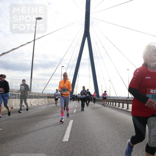 03.10.2024 - Köhlbrandbrückenlauf Jannik Wohlers http://msf.ph/oto/7269573 03.10.2024 09:31:01 Position 1 2552, 2837 meine-sportfotos.de