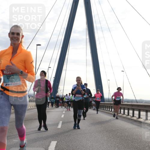 03.10.2024 - Köhlbrandbrückenlauf Jannik Wohlers http://msf.ph/oto/7269581 03.10.2024 09:31:02 Position 1 2552, 2417 meine-sportfotos.de