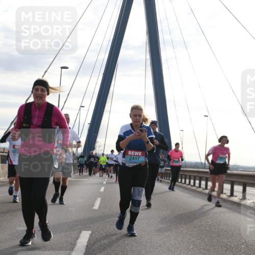 03.10.2024 - Köhlbrandbrückenlauf Jannik Wohlers http://msf.ph/oto/7269620 03.10.2024 09:31:03 Position 1 35, 2417 meine-sportfotos.de