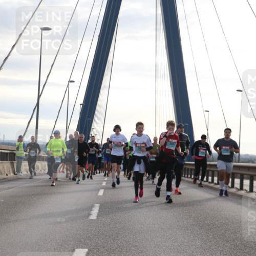 03.10.2024 - Köhlbrandbrückenlauf Jannik Wohlers http://msf.ph/oto/7269799 03.10.2024 09:31:08 Position 1 2320, 3057, 3738, 30 meine-sportfotos.de