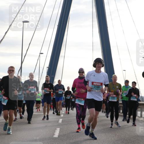03.10.2024 - Köhlbrandbrückenlauf Jannik Wohlers http://msf.ph/oto/7270434 03.10.2024 09:31:11 Position 1 2381, 2382, 3405, 3188, 2337, 2280, 3 meine-sportfotos.de