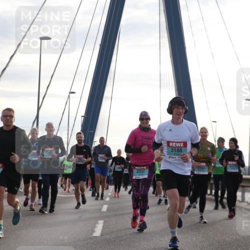 03.10.2024 - Köhlbrandbrückenlauf Jannik Wohlers http://msf.ph/oto/7270443 03.10.2024 09:31:12 Position 1 3405, 2383, 238, 2337, 3188, 2171, 2280, 3093 meine-sportfotos.de