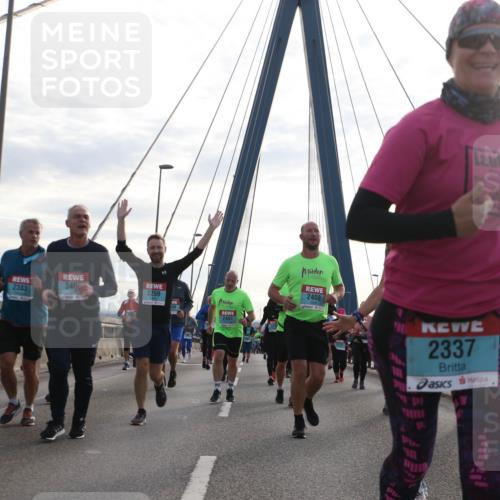 03.10.2024 - Köhlbrandbrückenlauf Jannik Wohlers http://msf.ph/oto/7271291 03.10.2024 09:31:15 Position 1 2407, 2408, 340, 2383, 3259, 2382, 101, 2337, 7741, 2171 meine-sportfotos.de