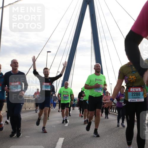 03.10.2024 - Köhlbrandbrückenlauf Jannik Wohlers http://msf.ph/oto/7271511 03.10.2024 09:31:15 Position 1 2383, 3405, 3259, 2407, 408, 2280, 111 meine-sportfotos.de