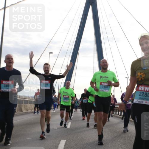 03.10.2024 - Köhlbrandbrückenlauf Jannik Wohlers http://msf.ph/oto/7271521 03.10.2024 09:31:15 Position 1 3405, 2383, 3259, 2407, 2408, 2280 meine-sportfotos.de