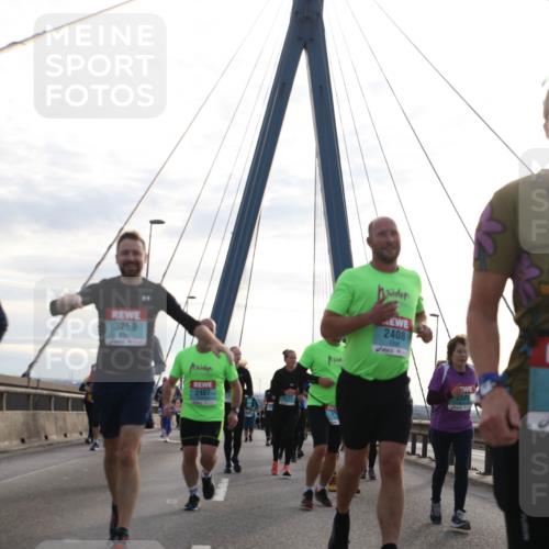 03.10.2024 - Köhlbrandbrückenlauf Jannik Wohlers http://msf.ph/oto/7271528 03.10.2024 09:31:16 Position 1 3405, 3259, 2407, 2408, 2521, 2280 meine-sportfotos.de