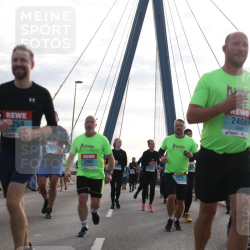 03.10.2024 - Köhlbrandbrückenlauf Jannik Wohlers http://msf.ph/oto/7271545 03.10.2024 09:31:16 Position 1 992, 259, 3039, 2408, 2407, 2722, 2410, 2832, 521 meine-sportfotos.de