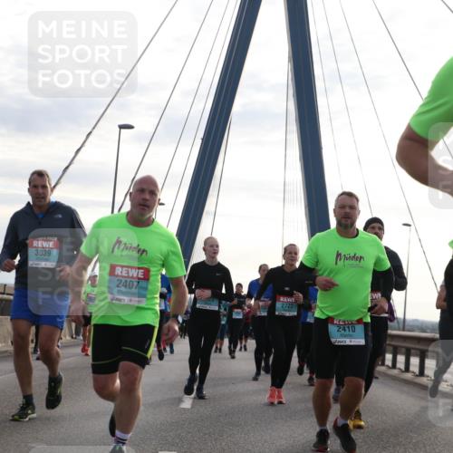 03.10.2024 - Köhlbrandbrückenlauf Jannik Wohlers http://msf.ph/oto/7271552 03.10.2024 09:31:17 Position 1 3039, 2407, 2722, 2410, 2408 meine-sportfotos.de