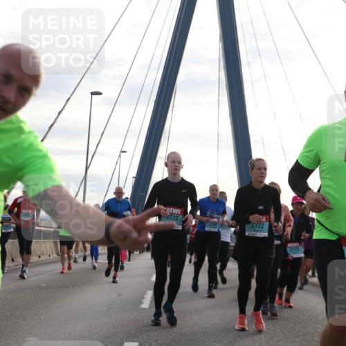 03.10.2024 - Köhlbrandbrückenlauf Jannik Wohlers http://msf.ph/oto/7271590 03.10.2024 09:31:18 Position 1 2407, 2601, 2723, 2722, 2175, 2410, 2449 meine-sportfotos.de