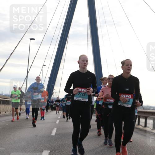 03.10.2024 - Köhlbrandbrückenlauf Jannik Wohlers http://msf.ph/oto/7271615 03.10.2024 09:31:19 Position 1 2601, 3193, 142, 2723, 2574 meine-sportfotos.de