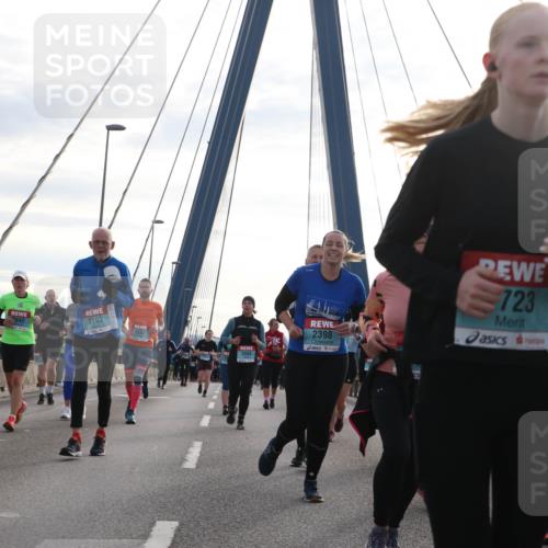 03.10.2024 - Köhlbrandbrückenlauf Jannik Wohlers http://msf.ph/oto/7271636 03.10.2024 09:31:20 Position 1 2842, 3193, 1562, 2398, 723, 75 meine-sportfotos.de