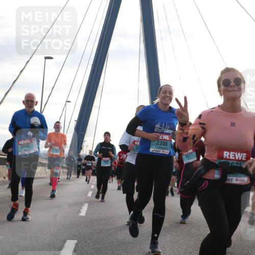 03.10.2024 - Köhlbrandbrückenlauf Jannik Wohlers http://msf.ph/oto/7271656 03.10.2024 09:31:20 Position 1 842, 3193, 1562, 3589, 30, 2398, 3677, 671, 2175 meine-sportfotos.de