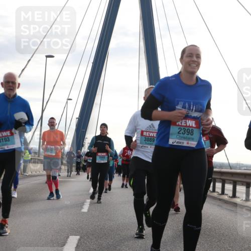 03.10.2024 - Köhlbrandbrückenlauf Jannik Wohlers http://msf.ph/oto/7271676 03.10.2024 09:31:21 Position 1 2842, 3193, 1562, 3589, 3089, 2398, 2399, 404 meine-sportfotos.de