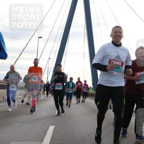 03.10.2024 - Köhlbrandbrückenlauf Jannik Wohlers http://msf.ph/oto/7271710 03.10.2024 09:31:22 Position 1 117, 3193, 2607, 1562, 3589, 089, 577 meine-sportfotos.de