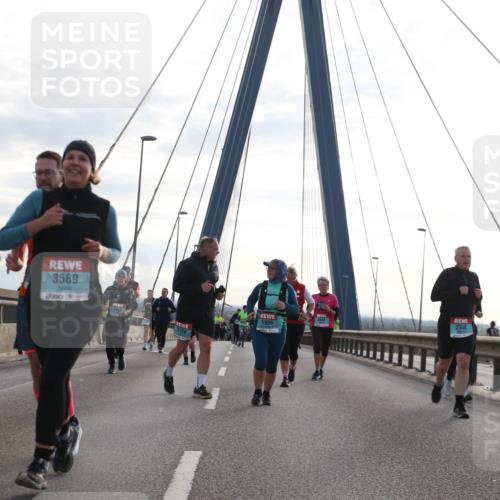 03.10.2024 - Köhlbrandbrückenlauf Jannik Wohlers http://msf.ph/oto/7271750 03.10.2024 09:31:23 Position 1 2607, 3589, 1995, 2748 meine-sportfotos.de