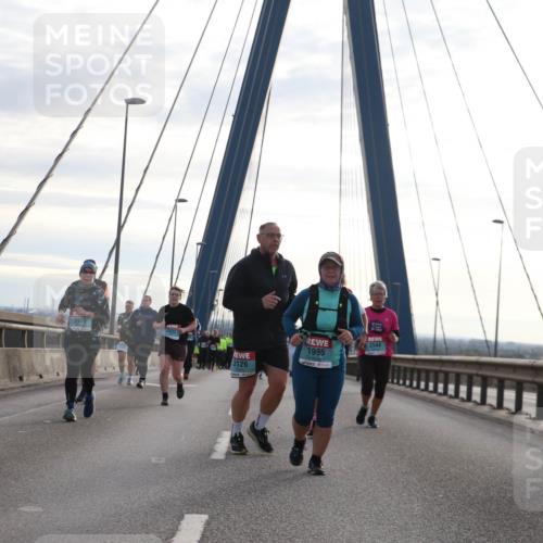 03.10.2024 - Köhlbrandbrückenlauf Jannik Wohlers http://msf.ph/oto/7271764 03.10.2024 09:31:24 Position 1 2469, 1995, 2544, 3126, 2748 meine-sportfotos.de