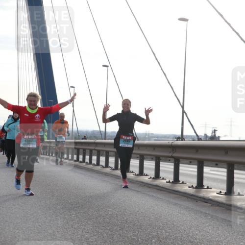 03.10.2024 - Köhlbrandbrückenlauf Jannik Wohlers http://msf.ph/oto/7272000 03.10.2024 09:31:29 Position 1 1357, 2145 meine-sportfotos.de
