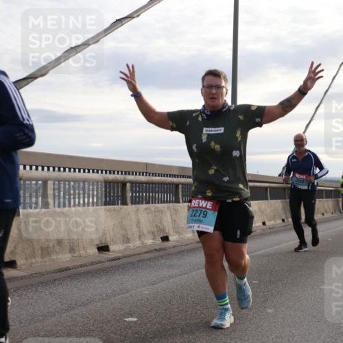 03.10.2024 - Köhlbrandbrückenlauf Jannik Wohlers http://msf.ph/oto/7272049 03.10.2024 09:31:33 Position 1 2279, 2800 meine-sportfotos.de