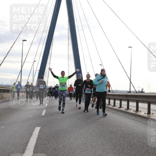 03.10.2024 - Köhlbrandbrückenlauf Jannik Wohlers http://msf.ph/oto/7272081 03.10.2024 09:31:34 Position 1 2843, 3153 meine-sportfotos.de