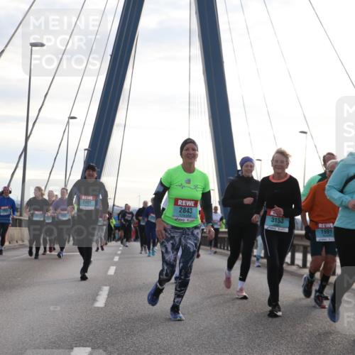 03.10.2024 - Köhlbrandbrückenlauf Jannik Wohlers http://msf.ph/oto/7272096 03.10.2024 09:31:35 Position 1 3491, 2401, 2843, 3153, 1991 meine-sportfotos.de