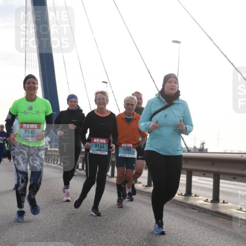 03.10.2024 - Köhlbrandbrückenlauf Jannik Wohlers http://msf.ph/oto/7272101 03.10.2024 09:31:36 Position 1 2401, 2843, 3153, 1991 meine-sportfotos.de