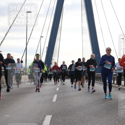 03.10.2024 - Köhlbrandbrückenlauf Jannik Wohlers http://msf.ph/oto/7274323 03.10.2024 09:31:41 Position 1 3256, 2459, 2645, 2593, 2346, 2597, 2848, 2269 meine-sportfotos.de